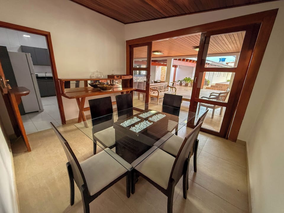 Comfort House, 3 Bedrooms | Dining room