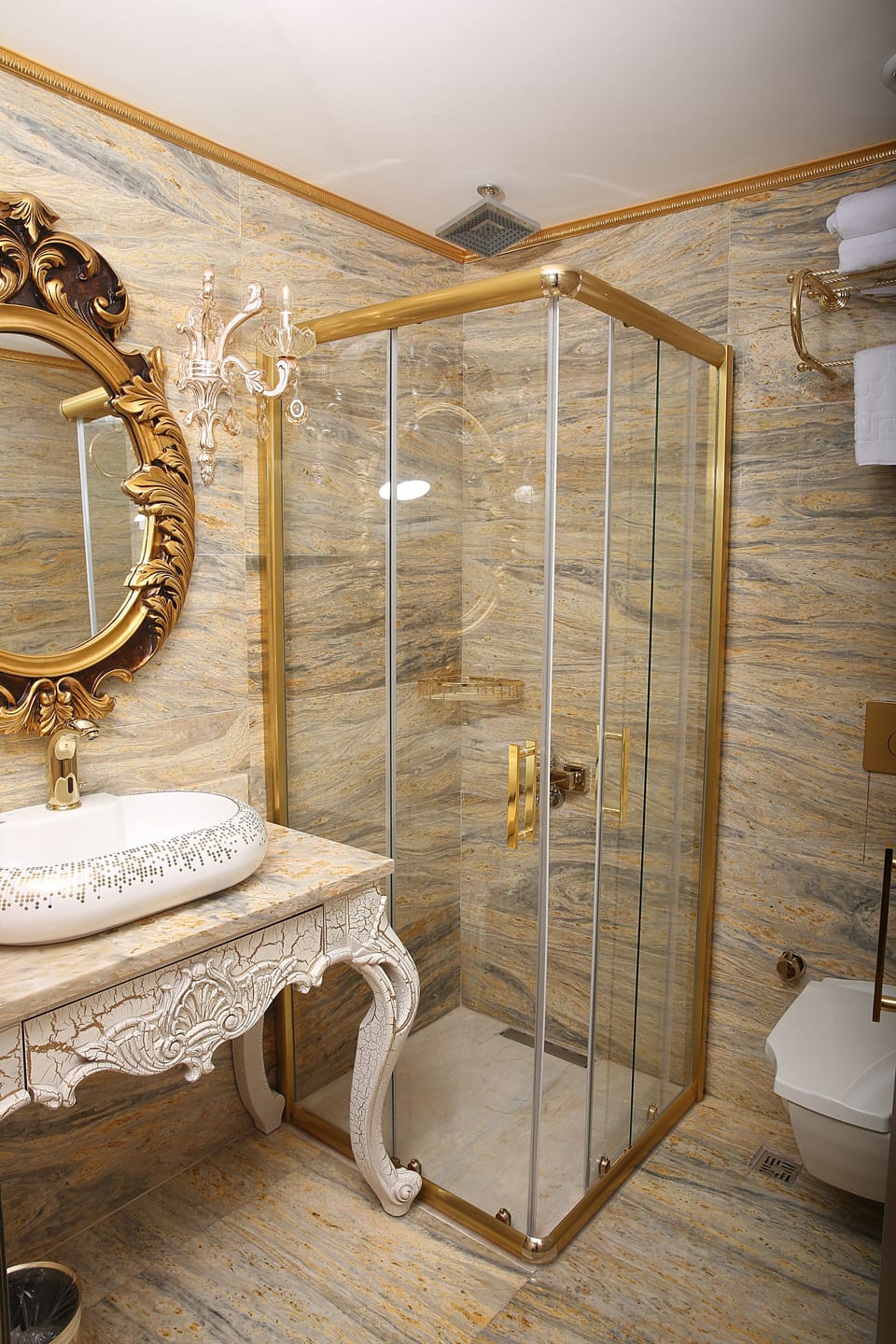 Deluxe Double or Twin Room | Bathroom | Shower, designer toiletries, hair dryer, bathrobes
