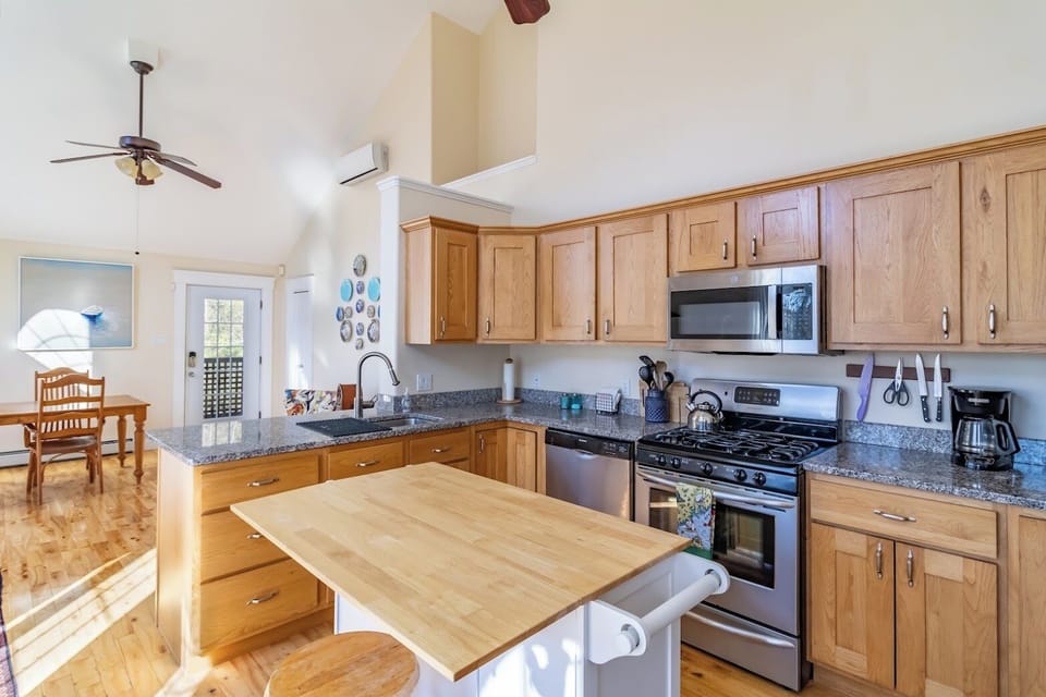 Fully equipped kitchen