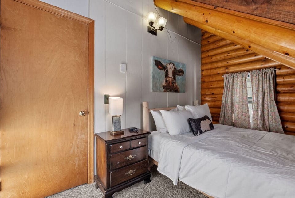 Another view of one of the bedrooms