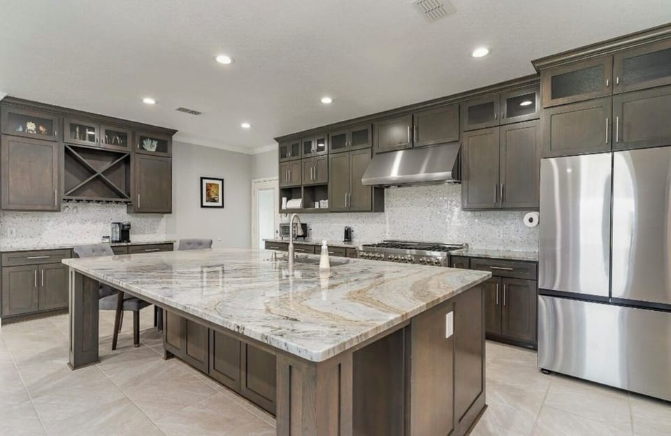 Extra Large Kitchen with Amenities