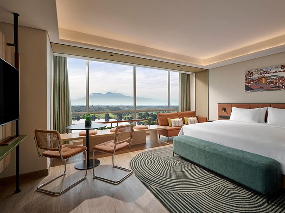 Deluxe Room | Desk, free WiFi
