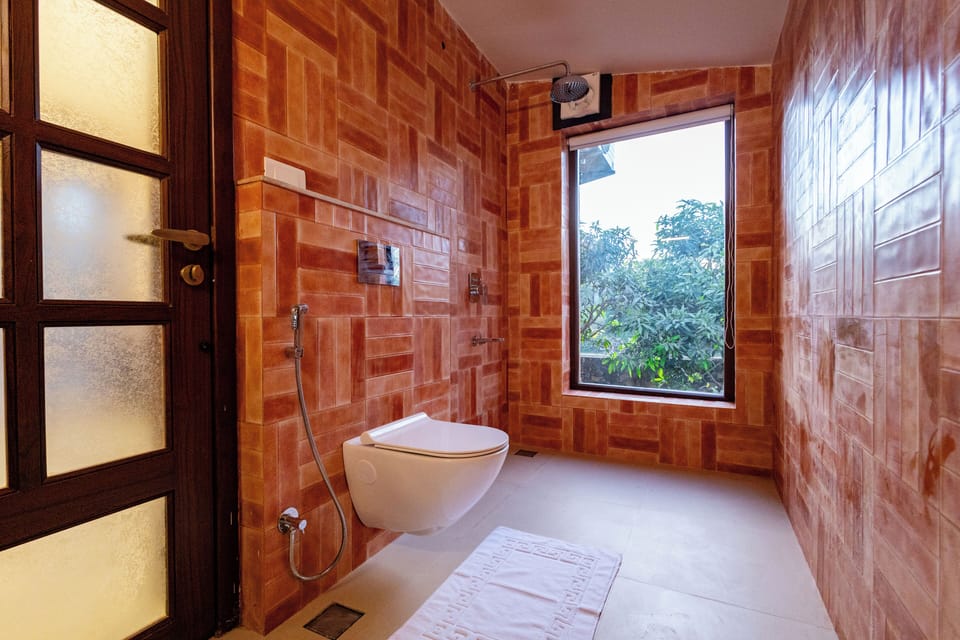 Deluxe Apartment, Hill View | Bathroom | Free toiletries, towels, toilet paper