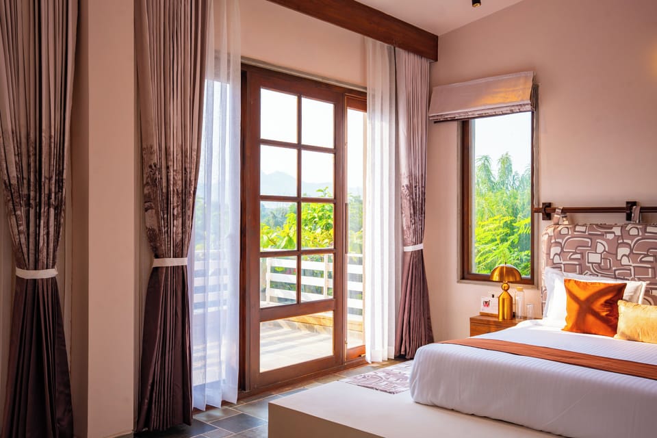 Comfort Double Room, Balcony, River View | Room amenity