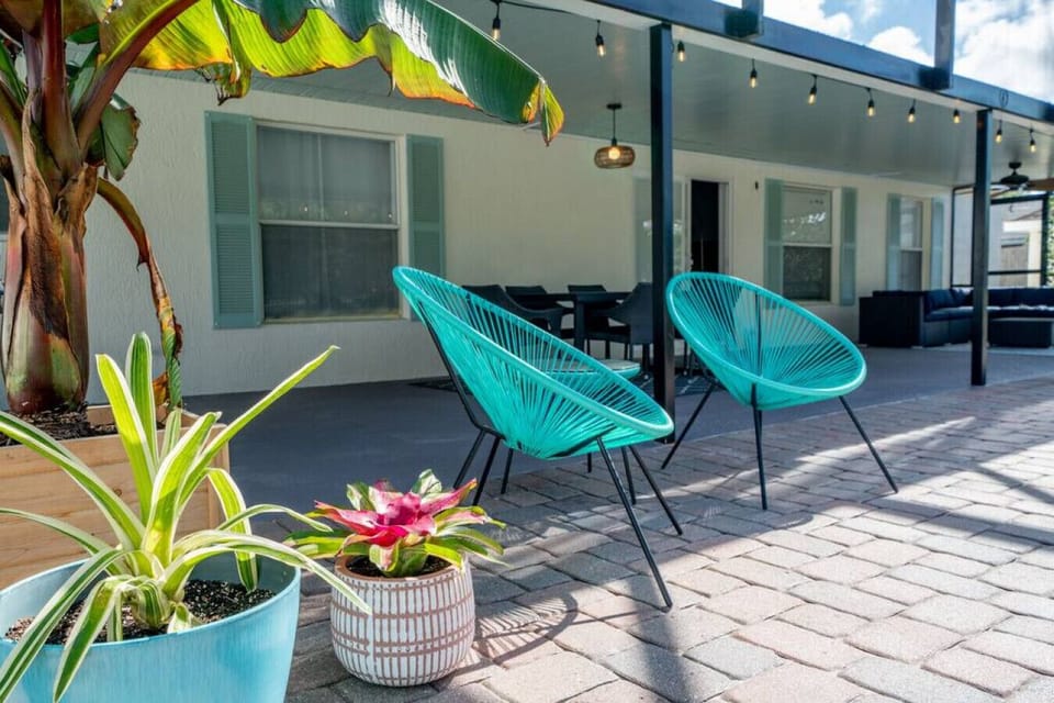 Relaxing in the shade of the lanai.