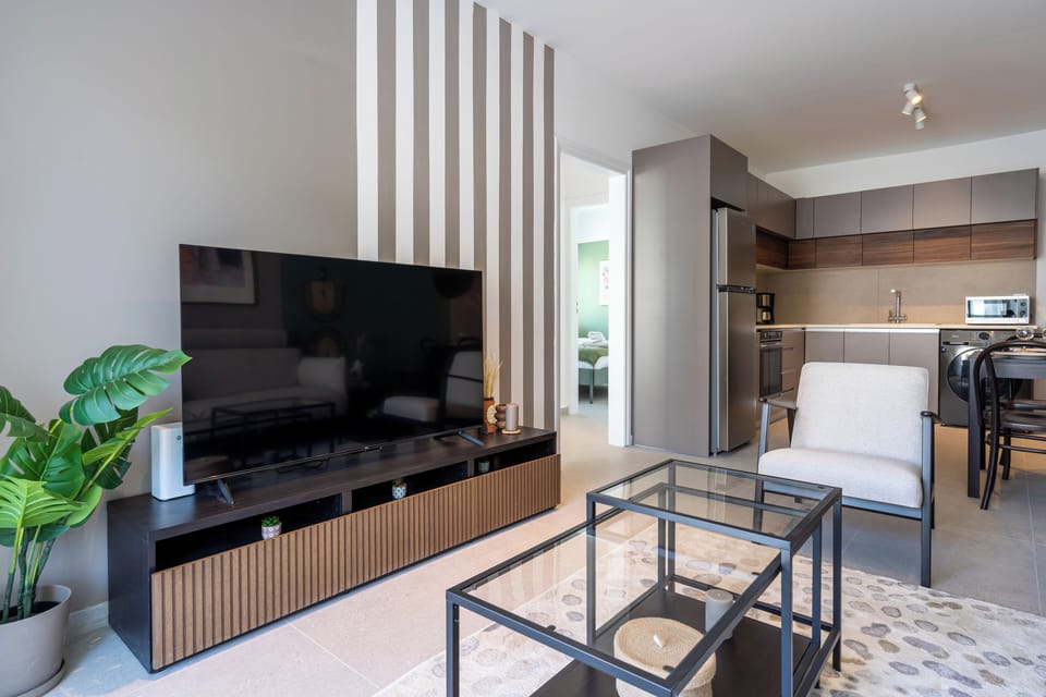 Smart TV, Netflix, streaming services