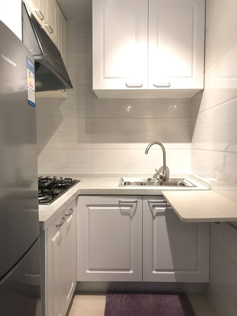 Comfort Studio Suite, Non Smoking | Private kitchen | Fridge, microwave, stovetop