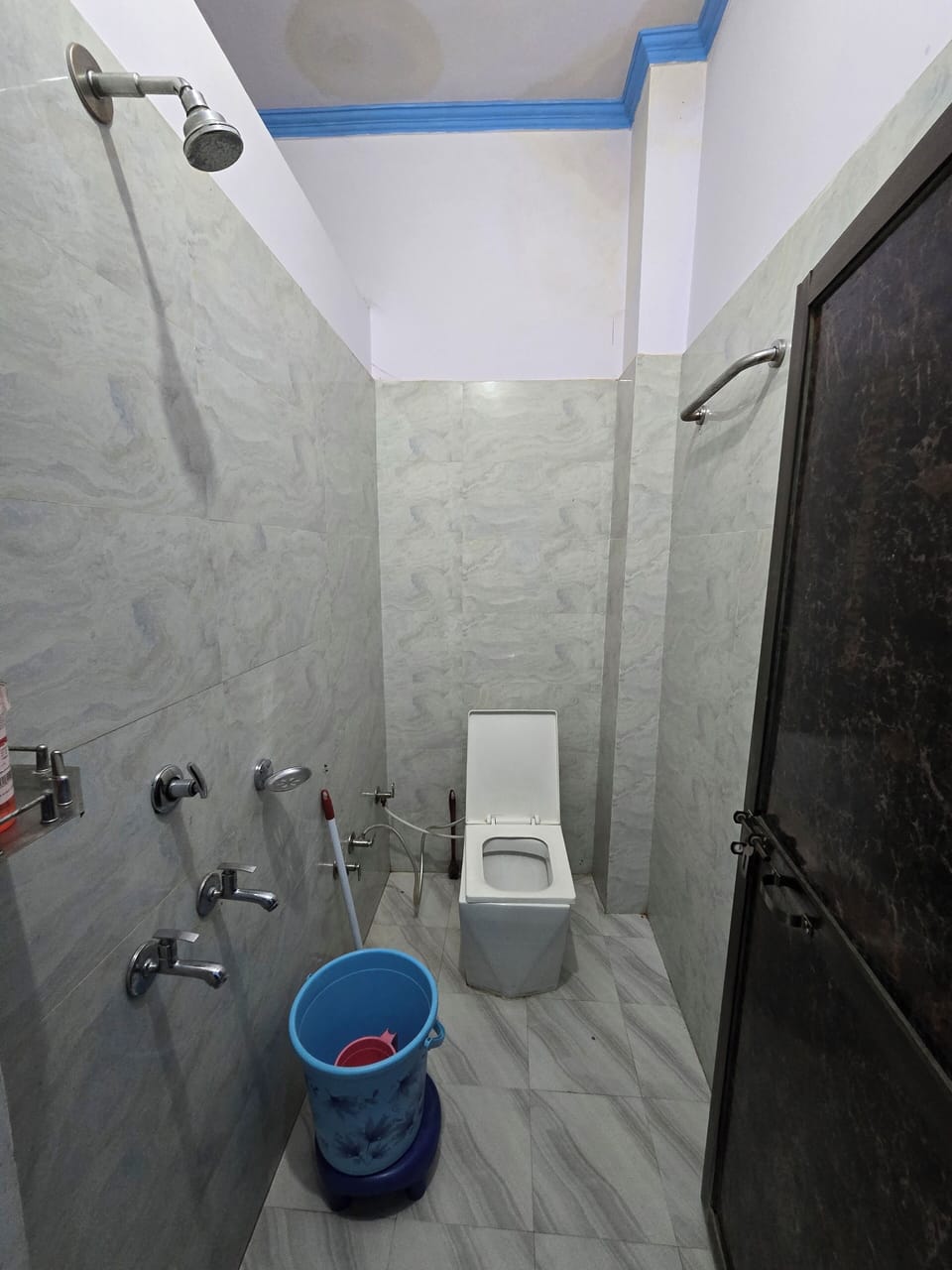 Avadh Dham Guest House Bed and Breakfast in Uttar Pradesh
