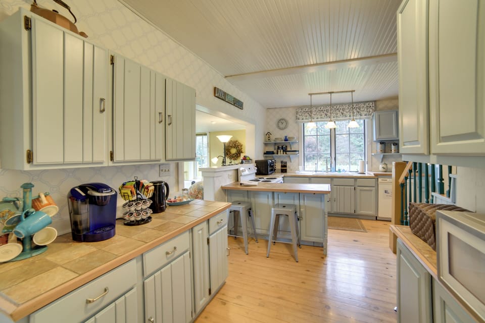 Kitchen | Cooking Basics | Drip Coffee Maker | Keurig | 1st Floor