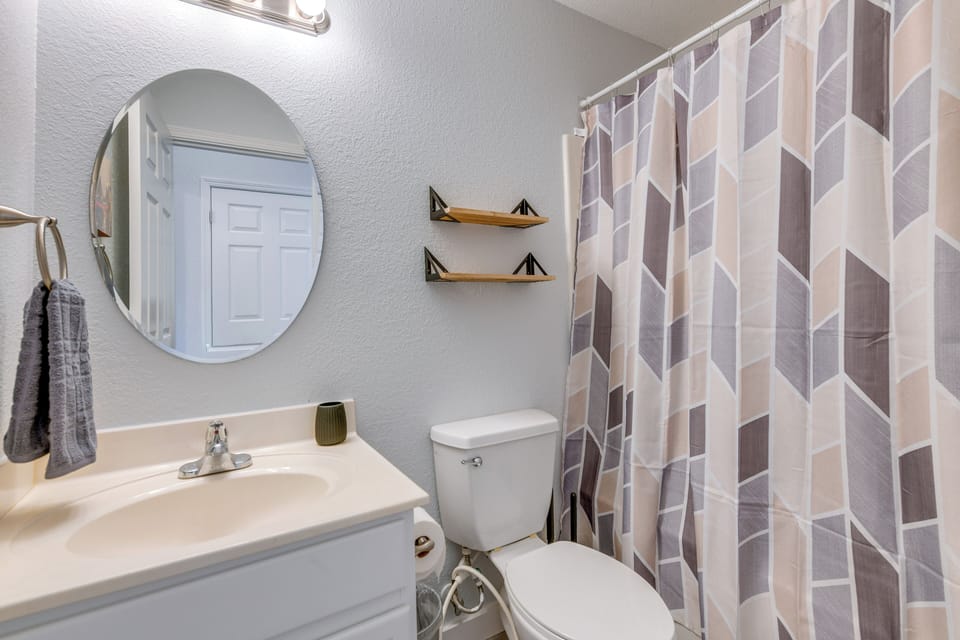 Bathroom | Complimentary Toiletries | Lower Level