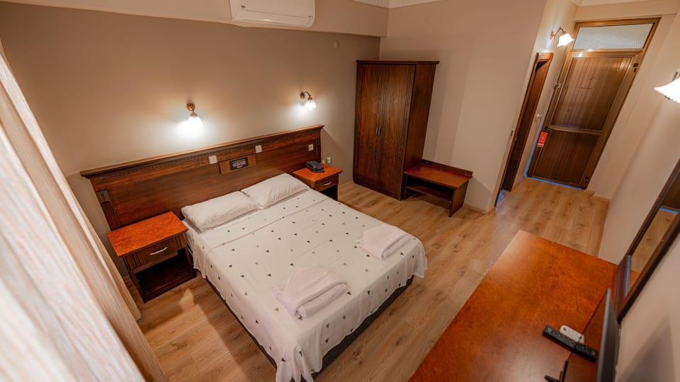 Classic Double or Twin Room, Balcony, Sea View | Desk, free WiFi