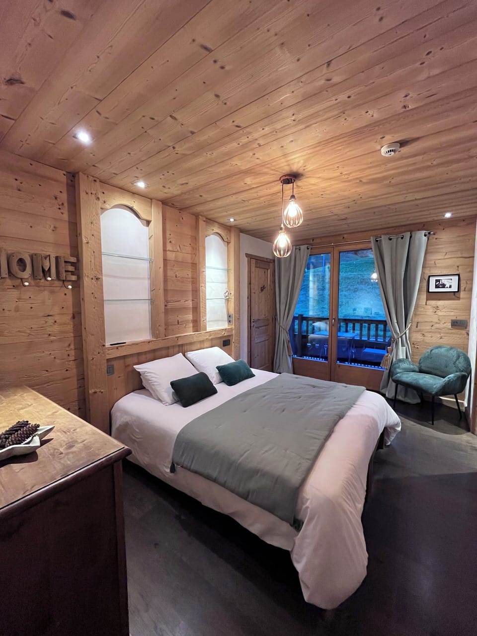 Comfort Quadruple Room | In-room safe, blackout drapes, iron/ironing board, free WiFi