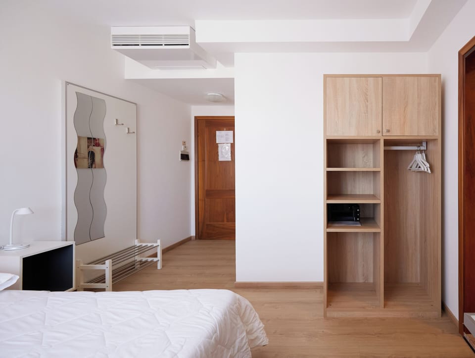 In-room safe, free WiFi, wheelchair access