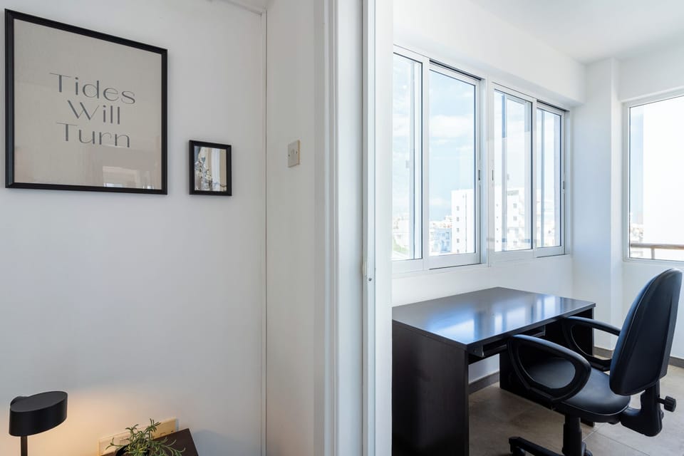 Apartment, 2 Bedrooms, Kitchen, City View | In-room business center