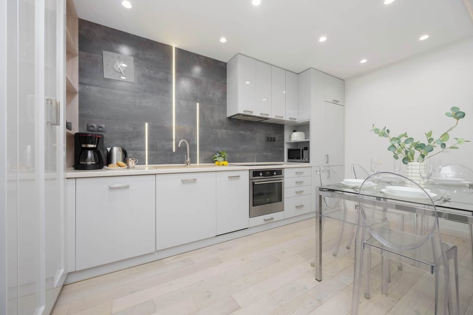 Cook and dine in style with the modern kitchenette and dining area.