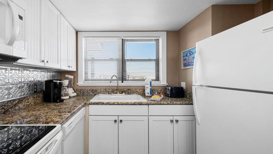 Lei Lani 505T - Kitchen area