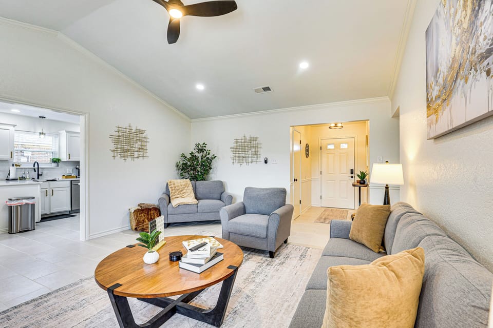 House (3 Bedrooms) | Interior