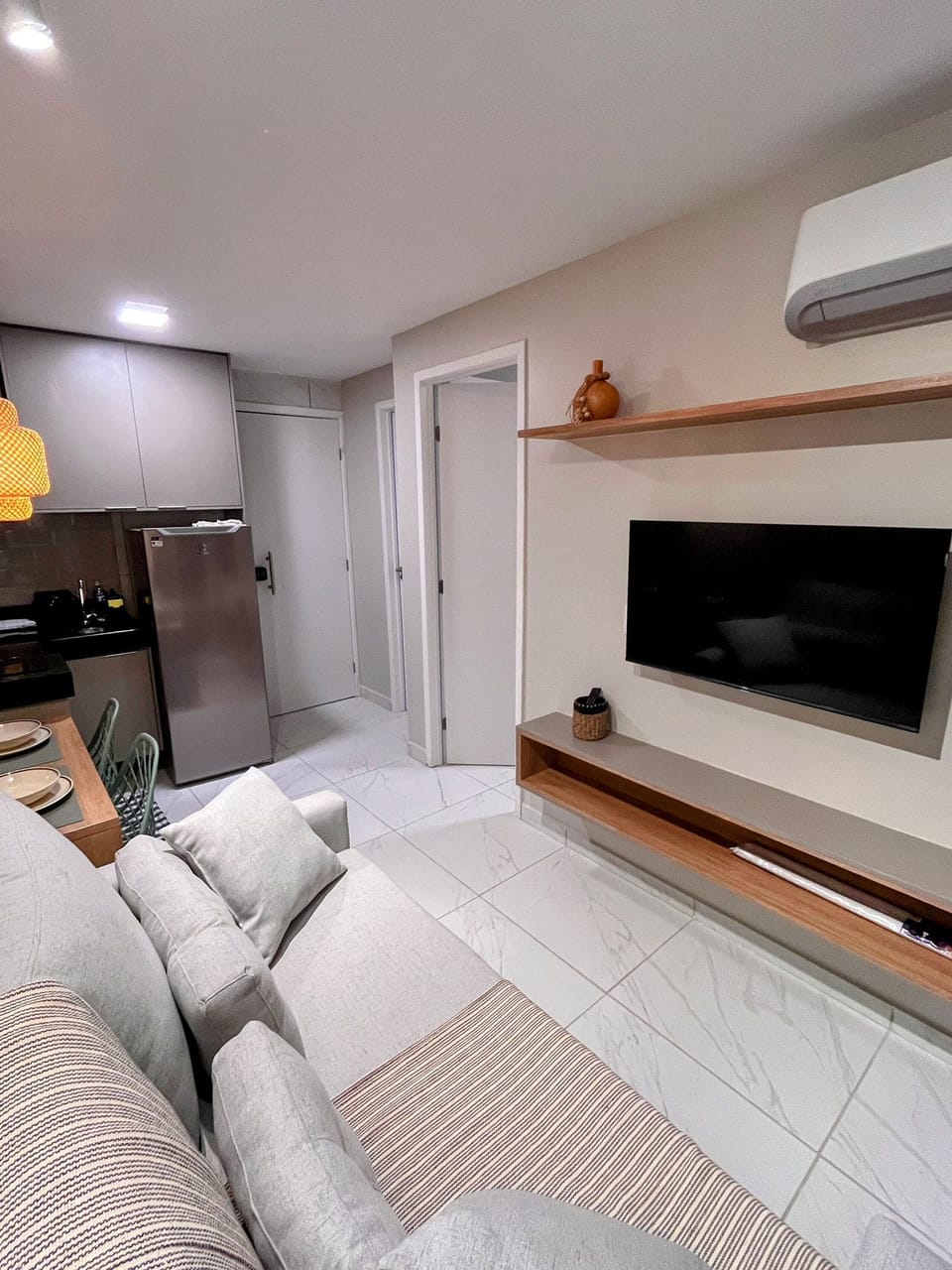 Apartment | Living area | Flat-screen TV