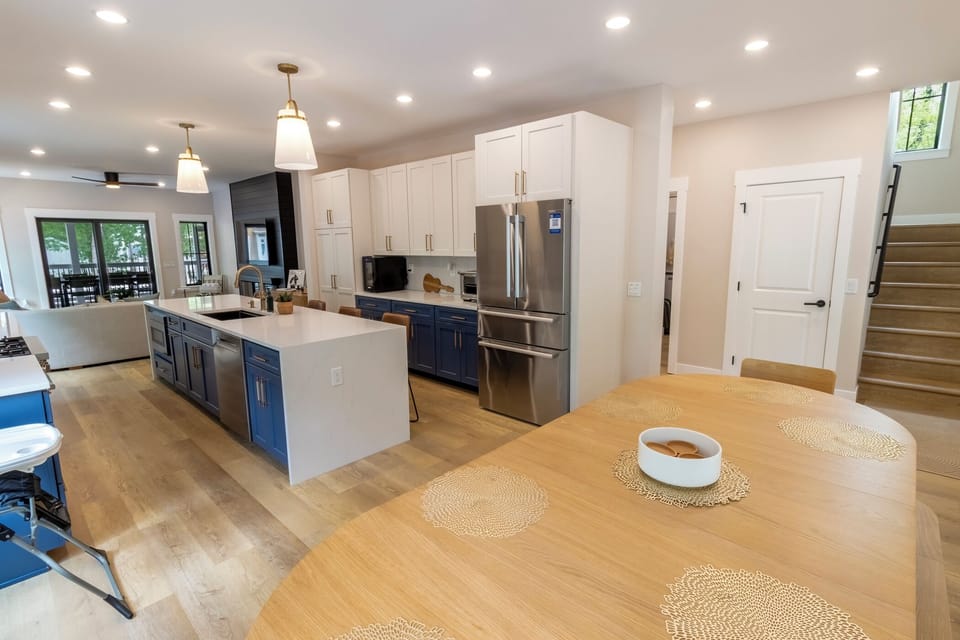 Main Level | Dining | Kitchen