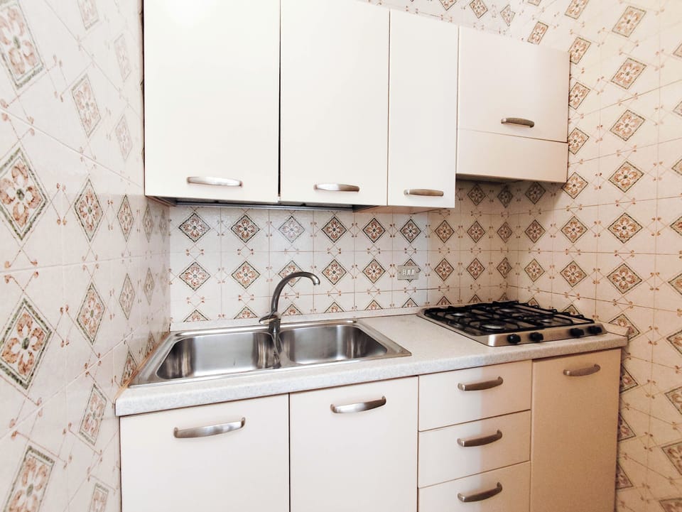 Apartment, 1 Bedroom, Balcony, City View | Interior