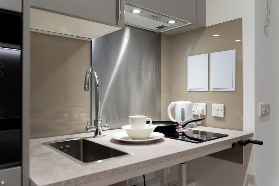 Premier Studio Suite | Free WiFi, bed sheets