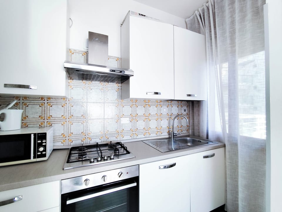 Apartment, 2 Bedrooms, Balcony, City View | Interior