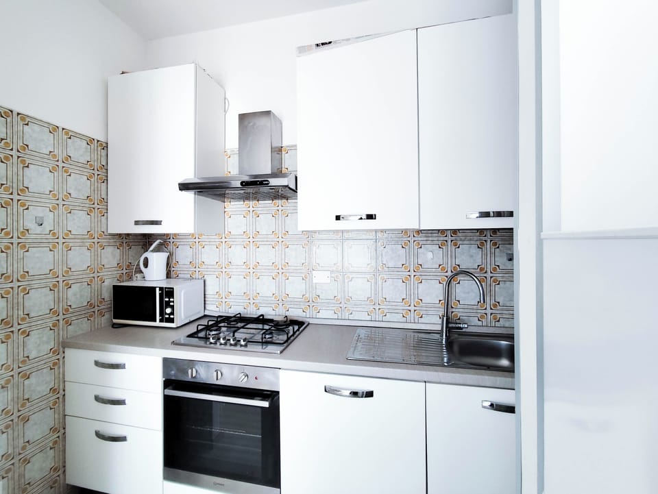 Apartment, 2 Bedrooms, Balcony, City View | Interior