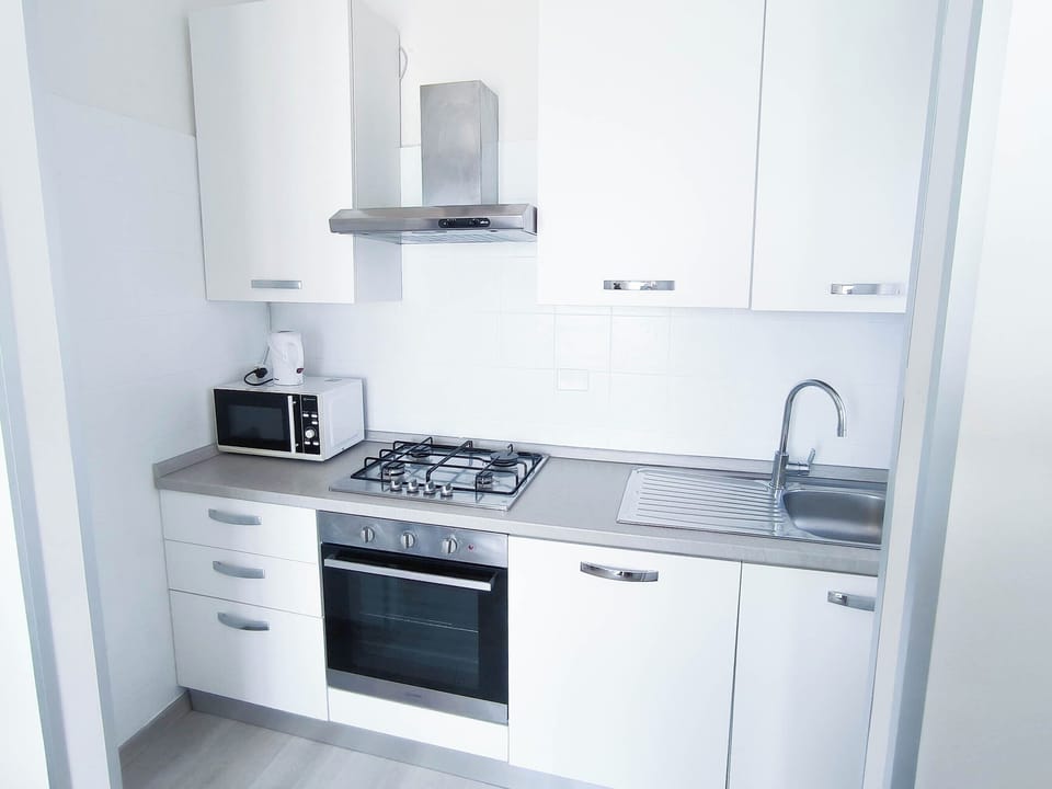 Apartment, 2 Bedrooms, Balcony, City View | Interior