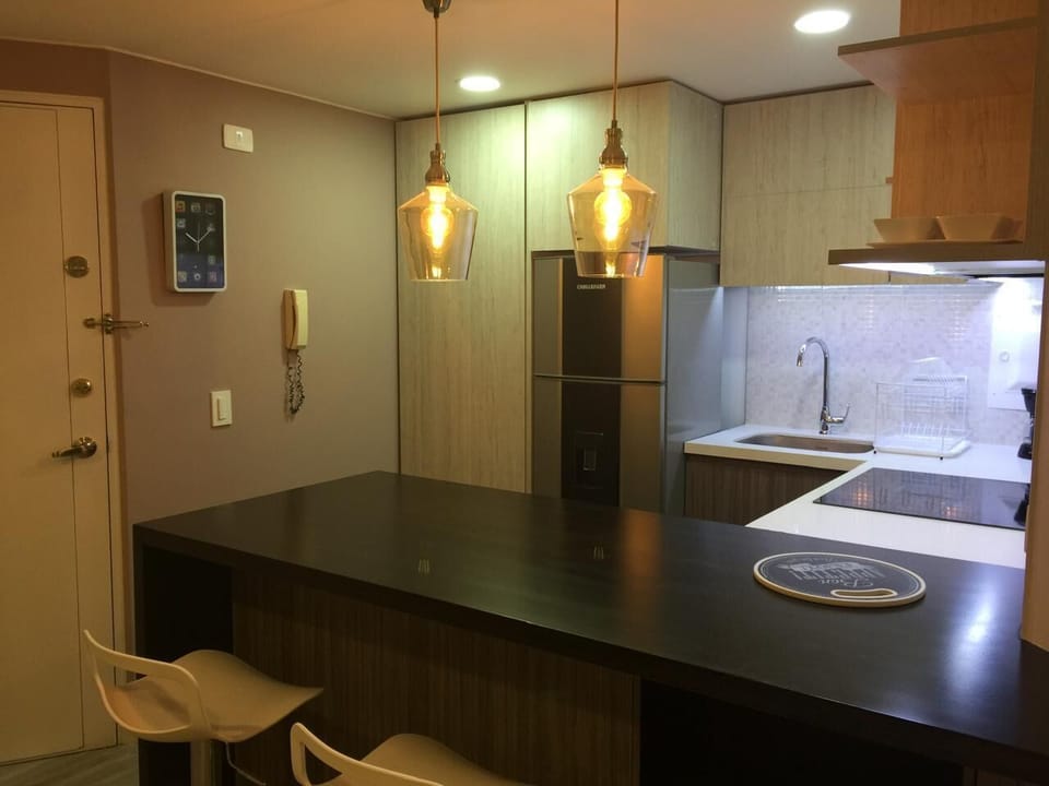 Designer kitchen – View II