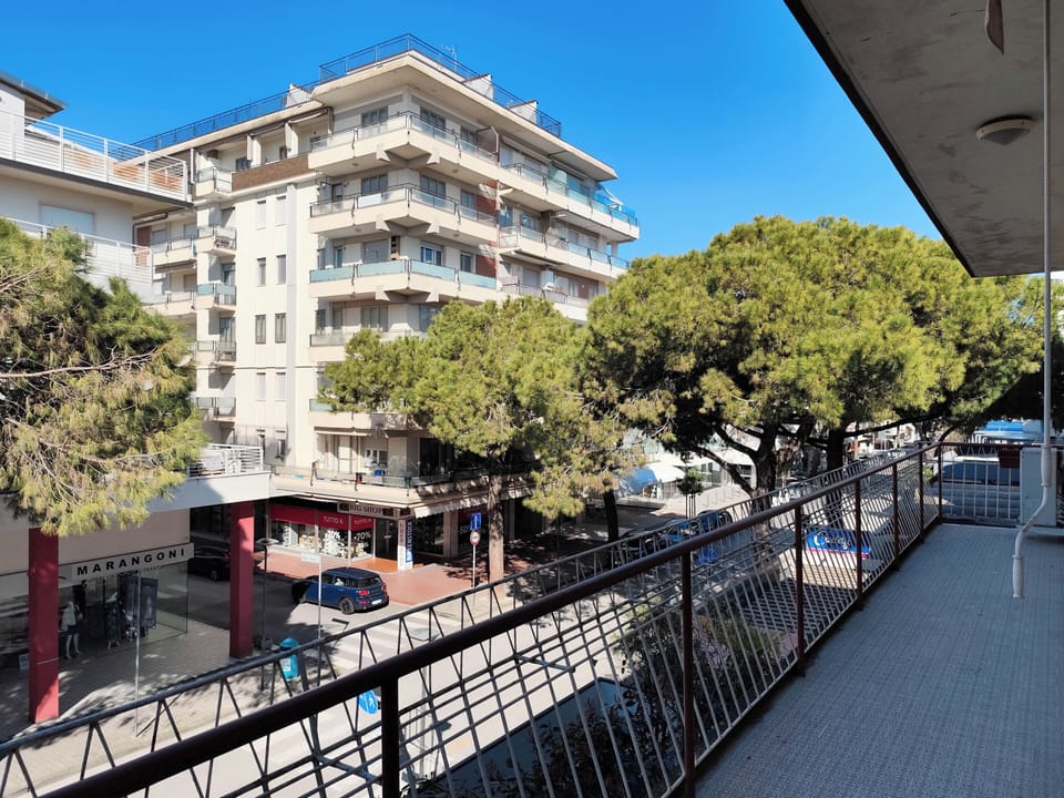 Apartment, 2 Bedrooms, Balcony, City View | Property grounds