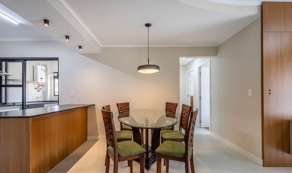 Basic Apartment | Dining