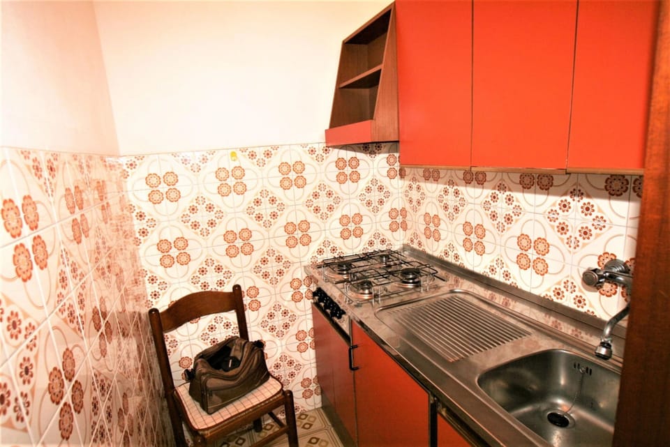 Apartment, 1 Bedroom, Balcony, City View | Interior
