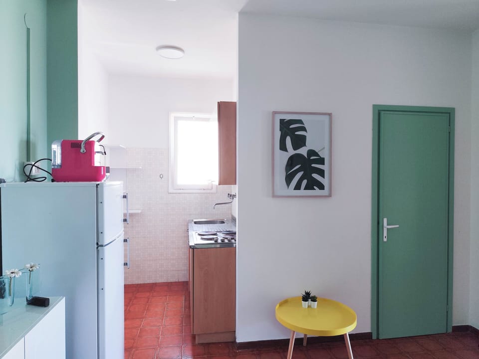Studio, Balcony, City View | Private kitchen