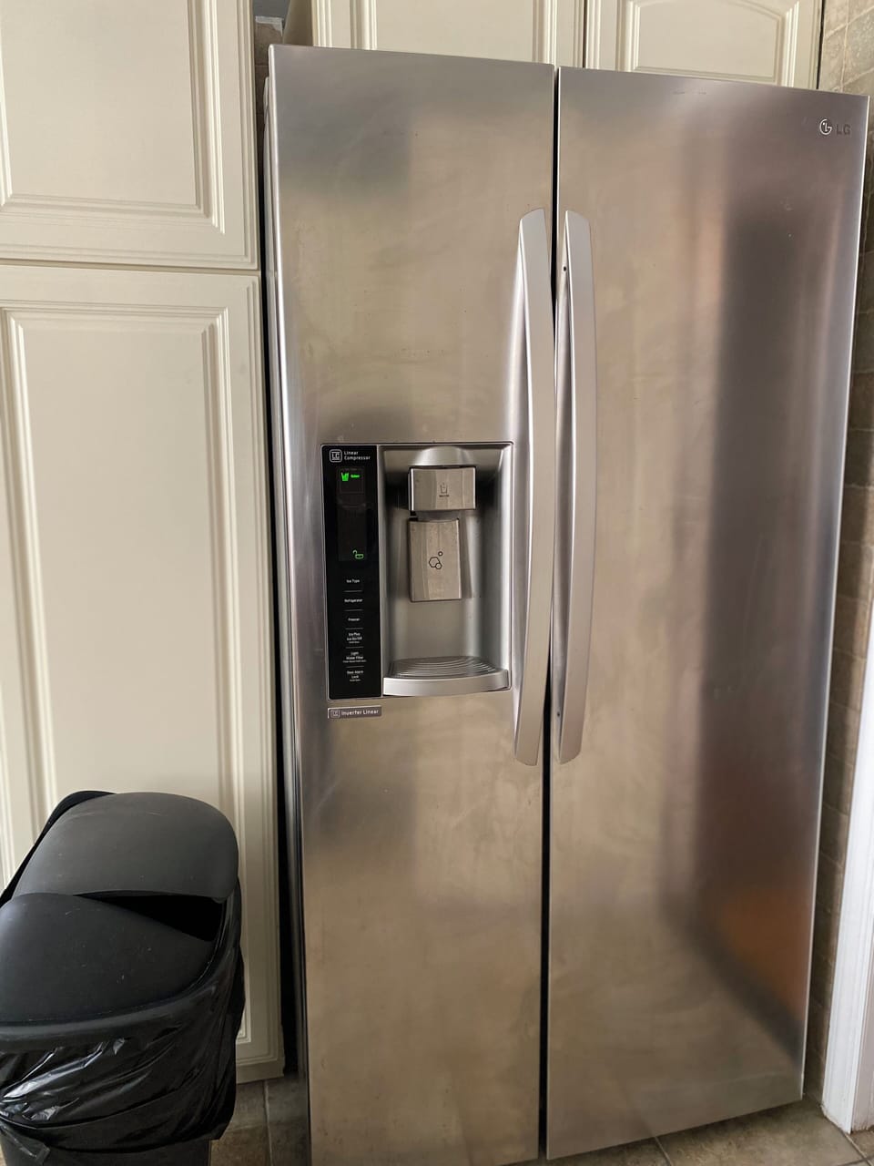 Icemaker fridge