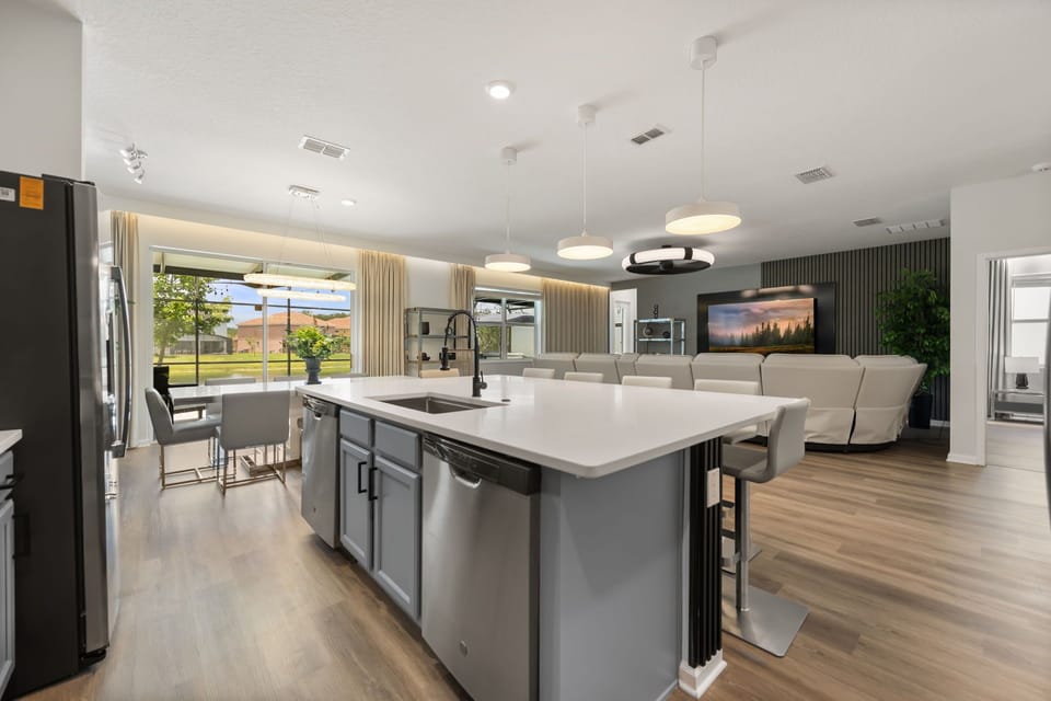 2555 Shanti Drive (9).jpg