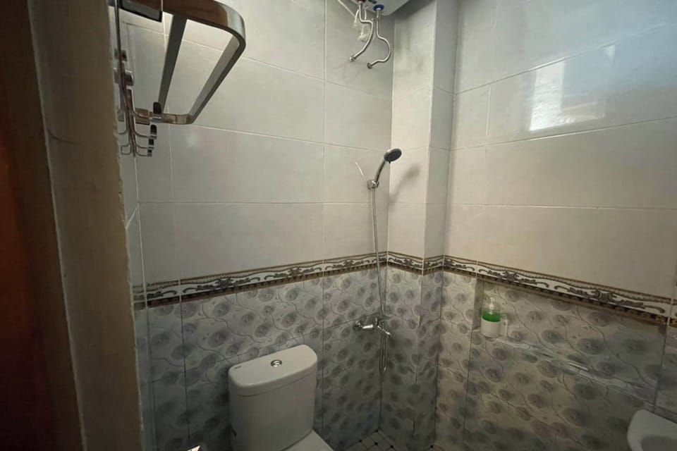 Standard Double Room | Bathroom | Shower