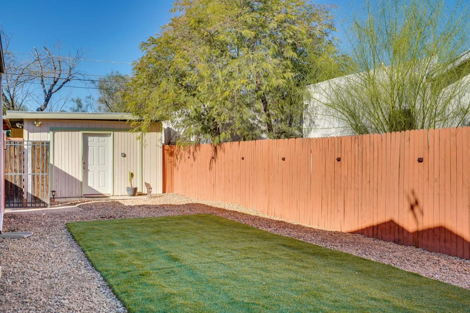 Property Exterior | Private Turf w/ Cornhole