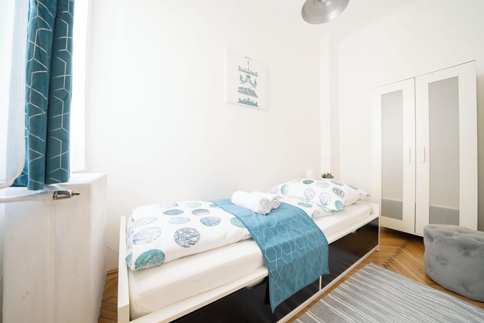 Apartment, 3 Bedrooms | Desk, free WiFi