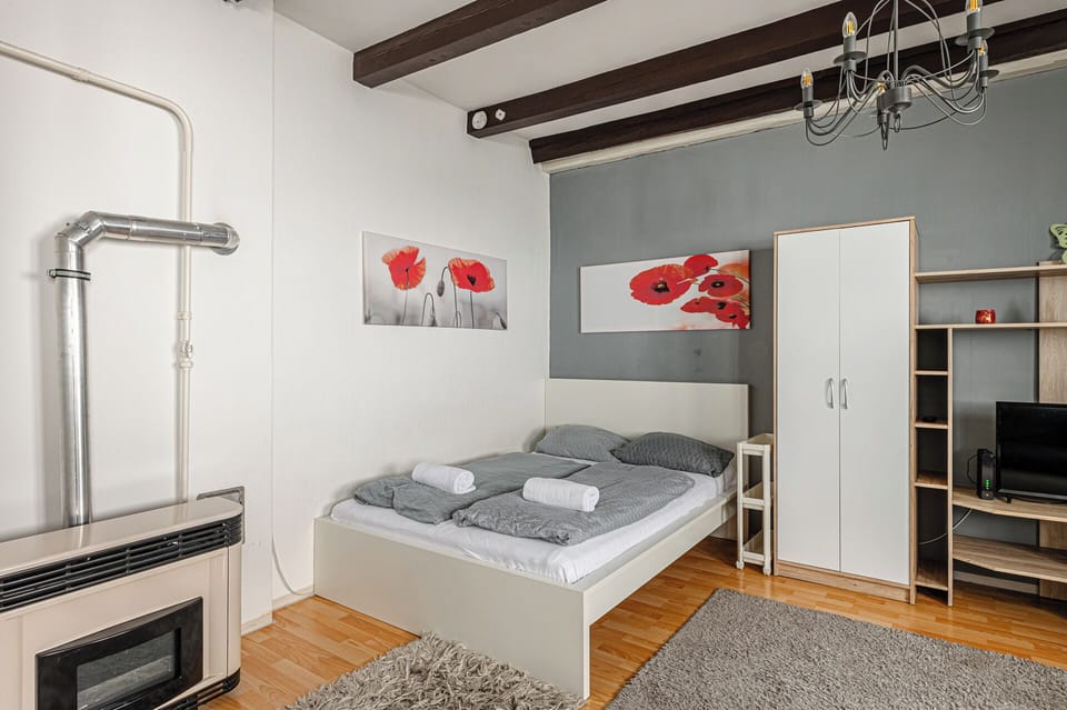 Apartment, 1 Bedroom | Soundproofing, free WiFi