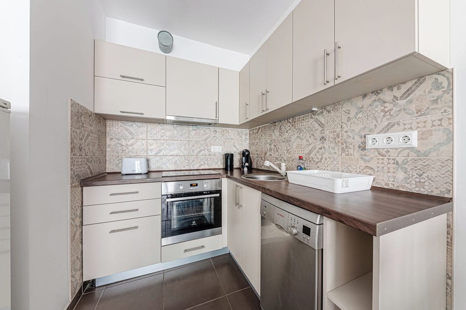 Apartment, 1 Bedroom | Private kitchen