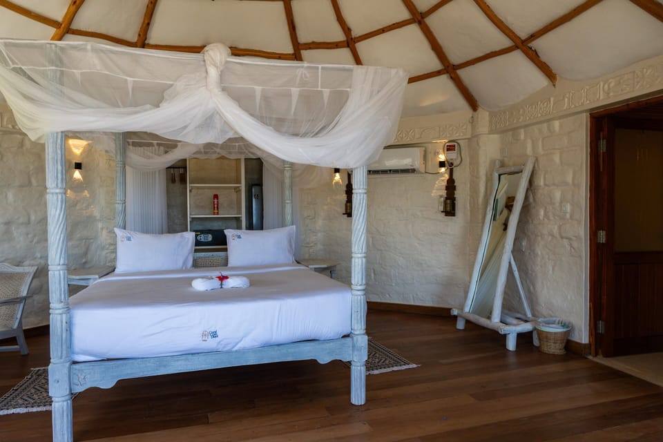 Romantic Tree House, Beach View | In-room safe, free WiFi