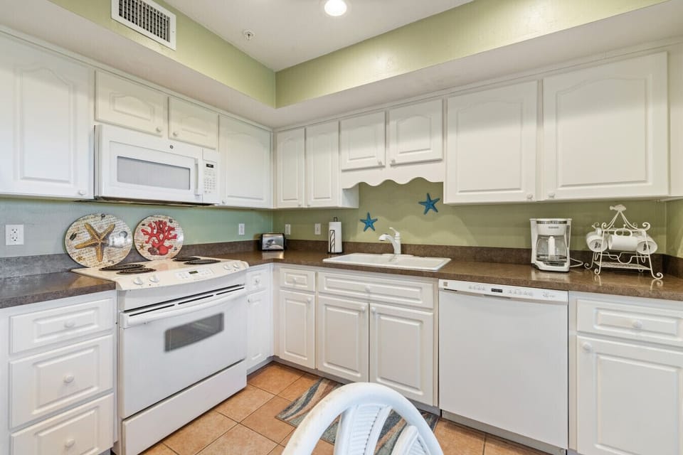 Full kitchen!