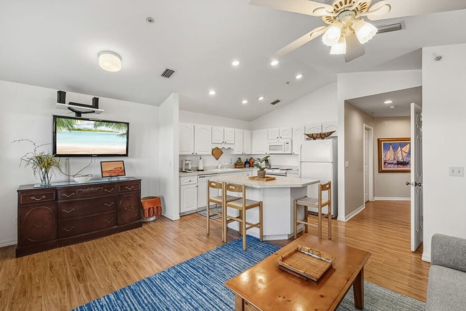 Spacious kitchen with everything you need!