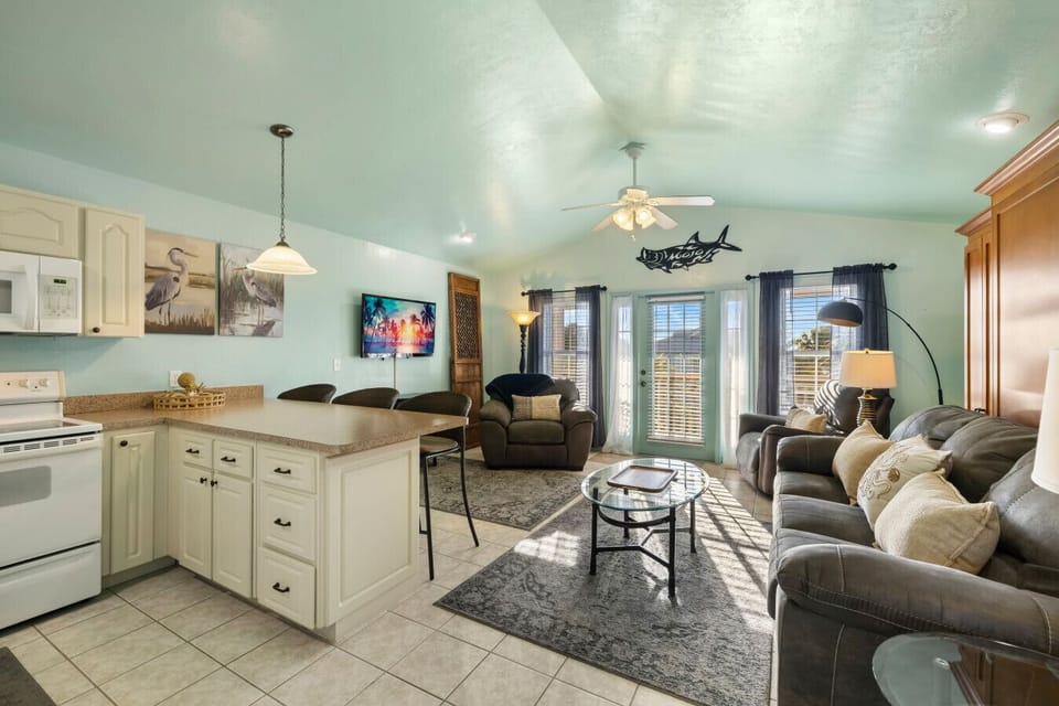 Open concept dining, living and kitchen!