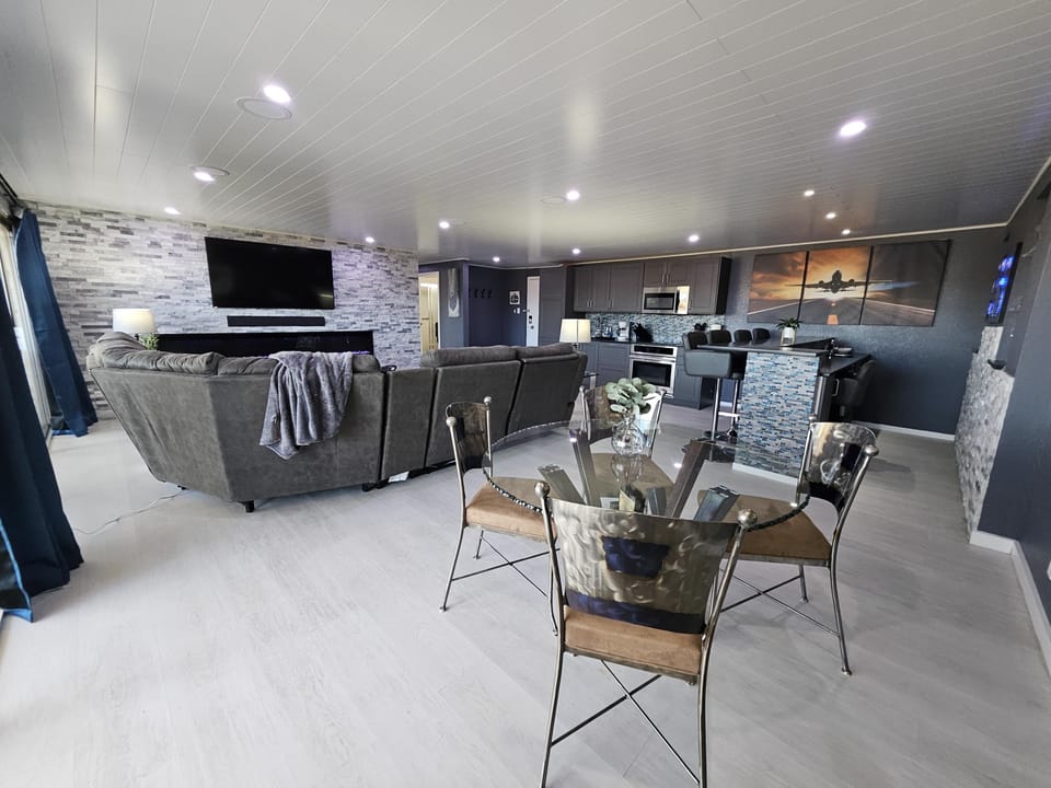 Living Area 2 