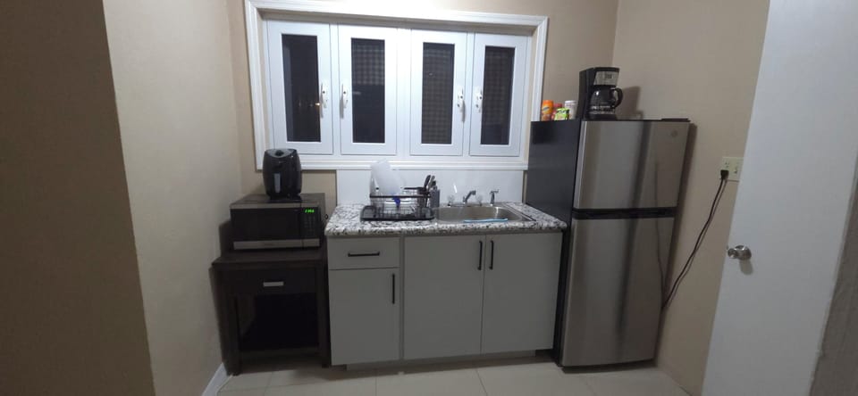 Available: microwave,fridge, air fryer, coffee maker, dishes & cutlery.