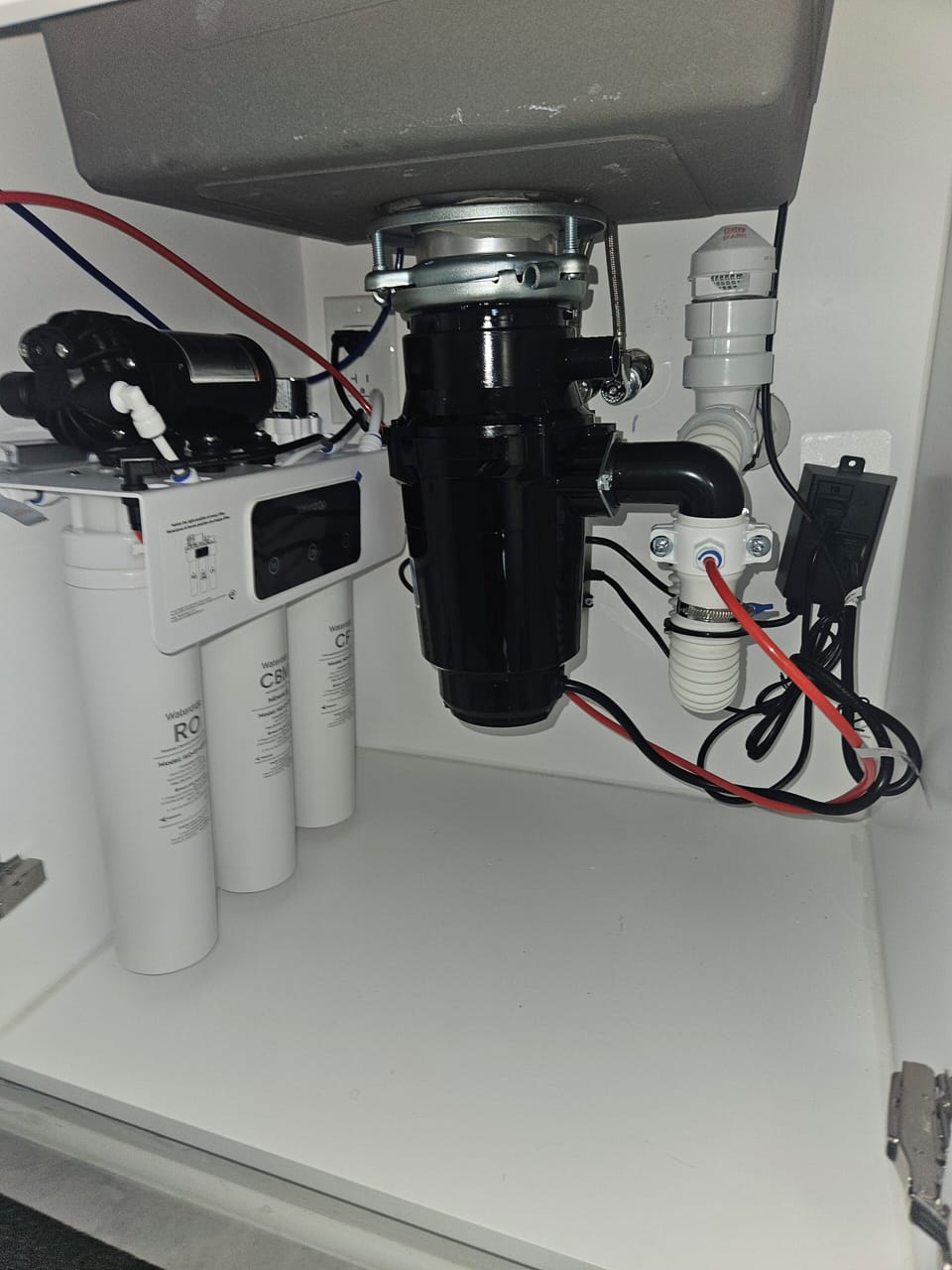 Kitchen with reverse osmosis system for fresh, clean drinking and cooking water.