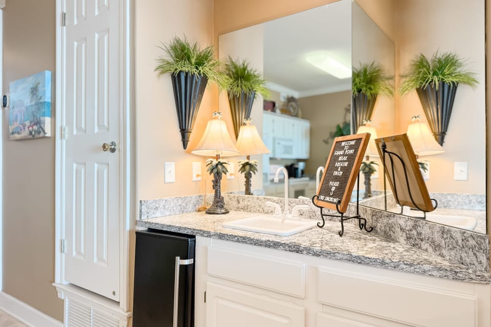 Wet bar with an ice maker