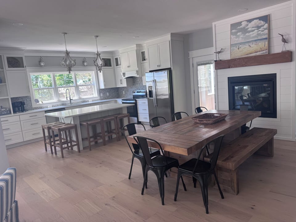 Open kitchen/dining area