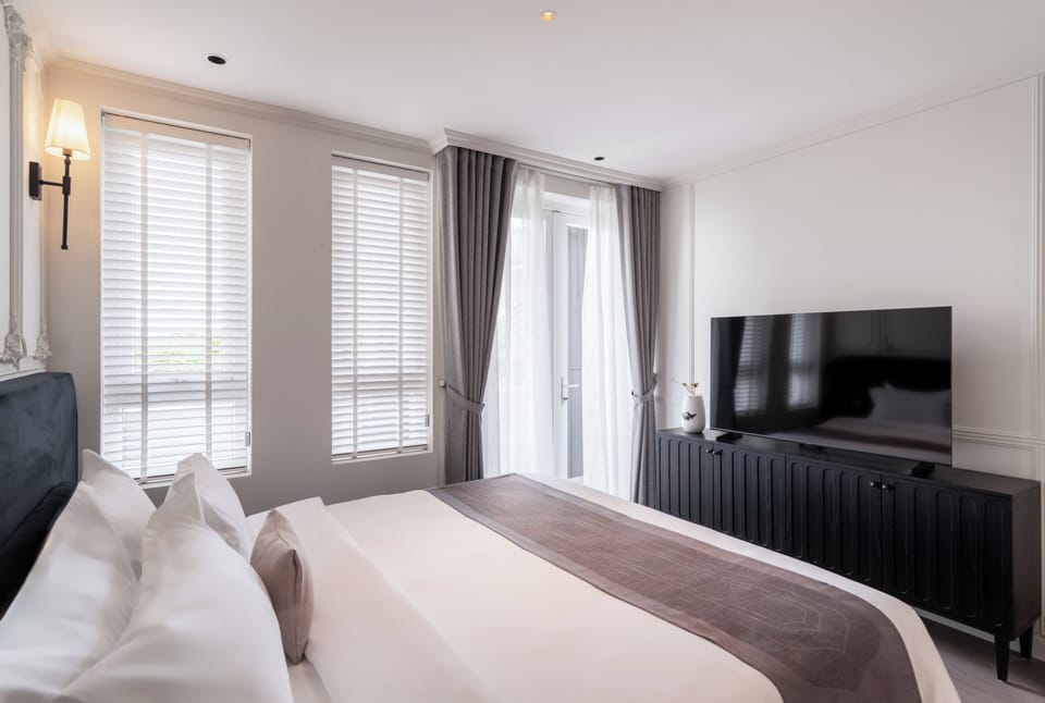 Deluxe Room, 1 Double Bed, Balcony | Desk, free WiFi, bed sheets